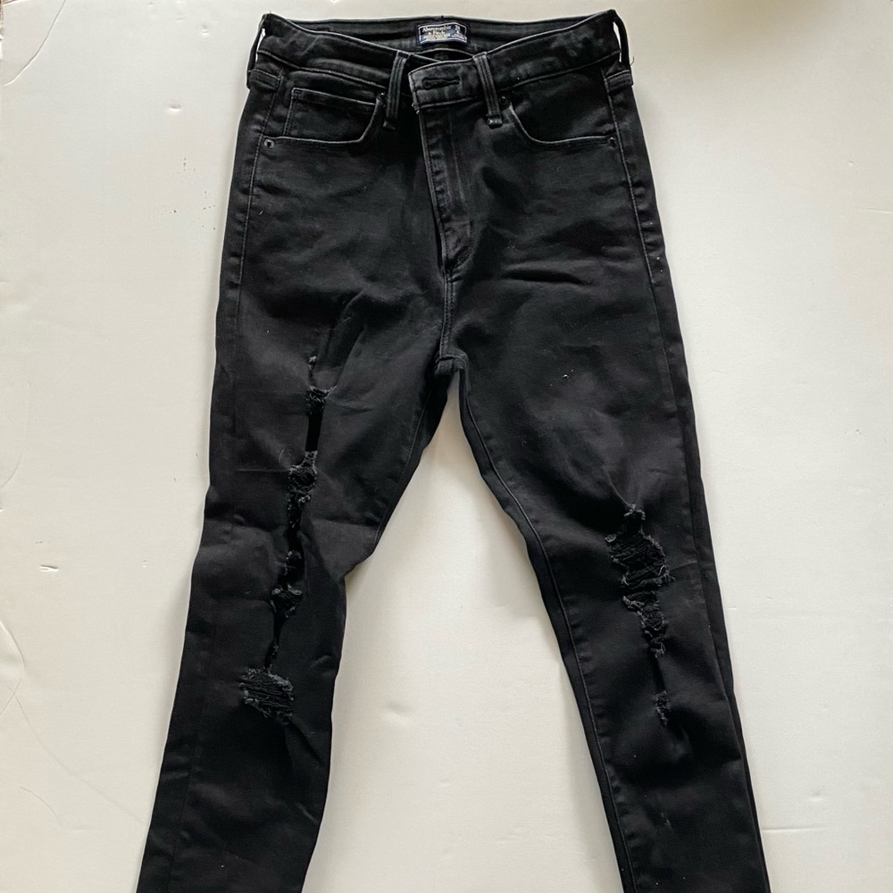 Black Abercrombie & Fitch women’s ripped high rise super skinny jeans